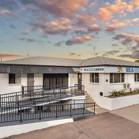 Seaside Lodge Hostel Townsville- Right Next To Coles, 2 Mins Walk To Strand & Cbd- Passport Required-2